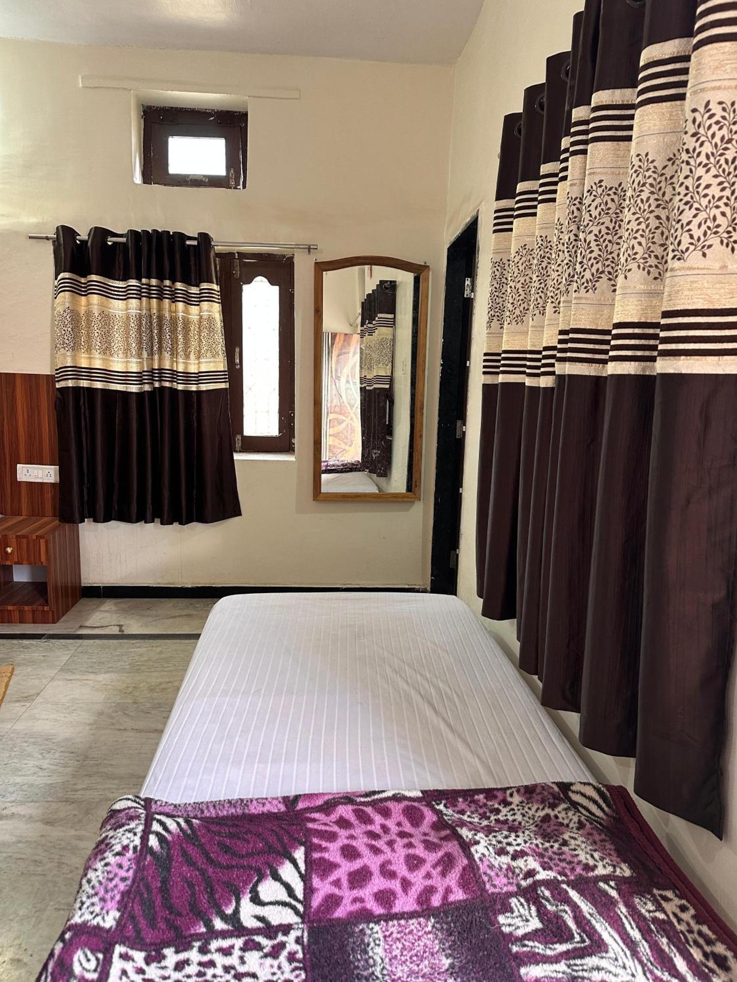Laxmanji Villas Маунт Абу Екстериор снимка